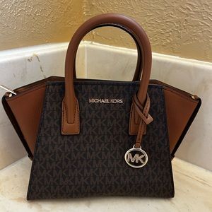 Michael Kors Small Leather Messenger Crossbody Handbag Bag Satchel Purse Brown